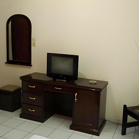 בוקיטינגי Hotel Benteng מראה חיצוני תמונה
