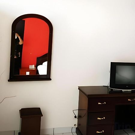 בוקיטינגי Hotel Benteng מראה חיצוני תמונה