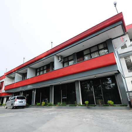 בוקיטינגי Hotel Benteng מראה חיצוני תמונה