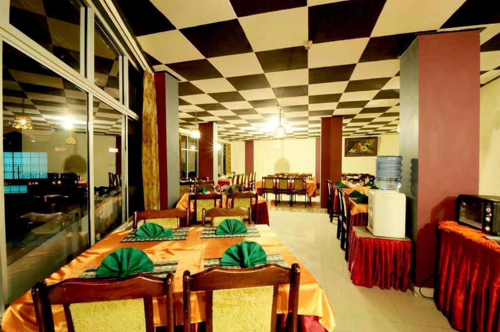 בוקיטינגי Hotel Benteng מראה חיצוני תמונה