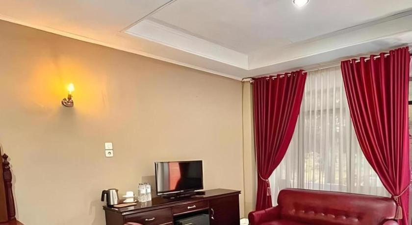 בוקיטינגי Hotel Benteng מראה חיצוני תמונה