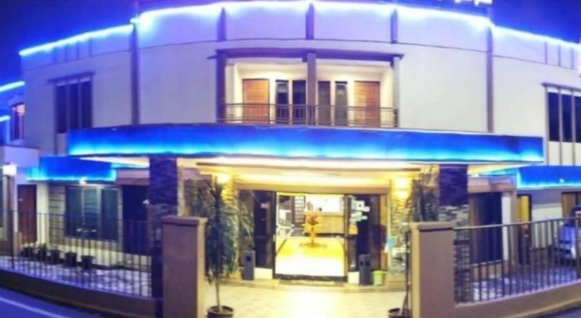בוקיטינגי Hotel Benteng מראה חיצוני תמונה