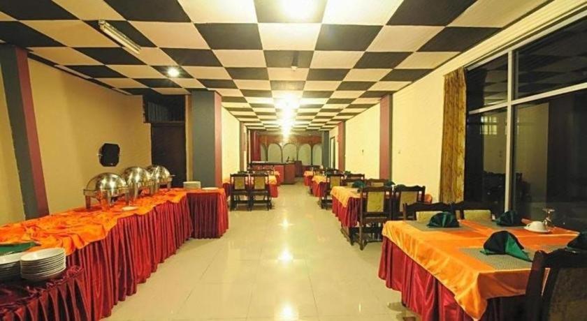 בוקיטינגי Hotel Benteng מראה חיצוני תמונה