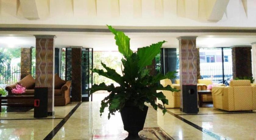 בוקיטינגי Hotel Benteng מראה חיצוני תמונה