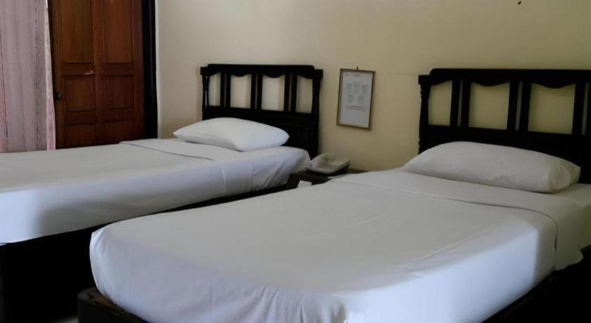 בוקיטינגי Hotel Benteng מראה חיצוני תמונה