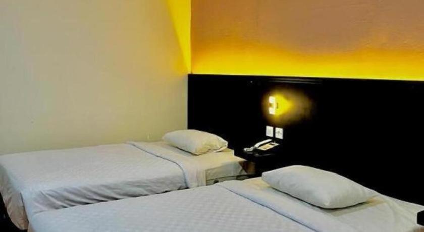 בוקיטינגי Hotel Benteng מראה חיצוני תמונה