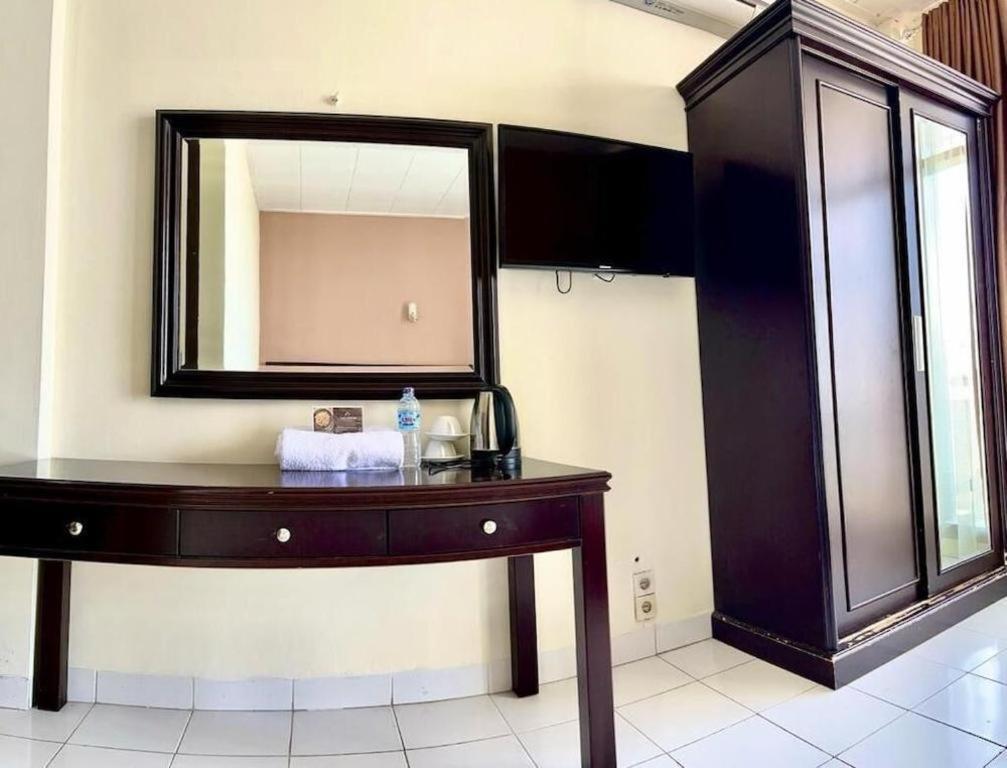 בוקיטינגי Hotel Benteng מראה חיצוני תמונה