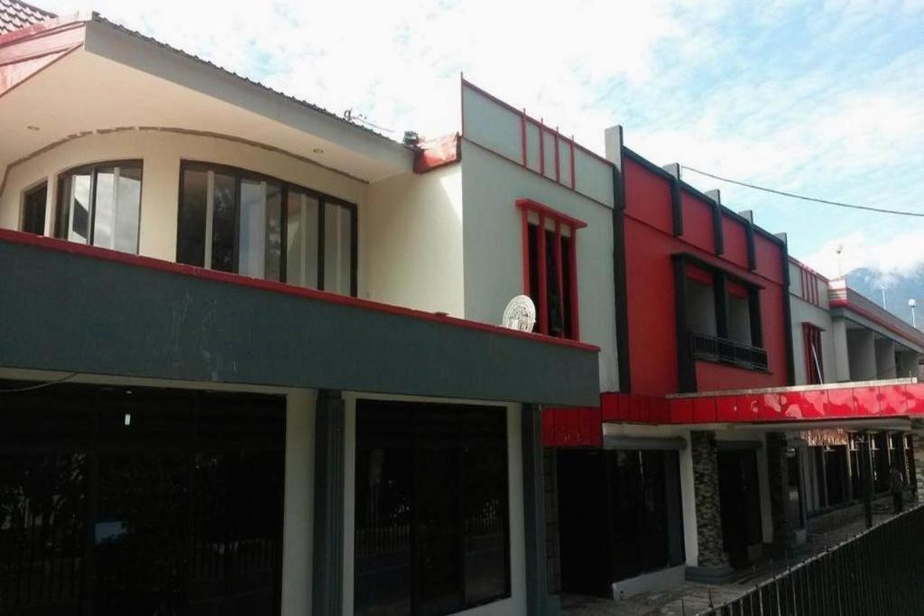 בוקיטינגי Hotel Benteng מראה חיצוני תמונה